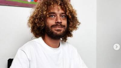 Блогер - Блогер Варламов в своём YouTube рассказал о проблемах с запахом палёных кур в Тюмени - nashgorod.ru - Тюмень