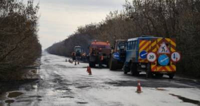 Не смотря на дождь в Луганске за неделю уложили 250 тонн асфальта - cxid.info - Луганск
