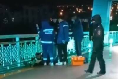 На мосту Влюбленных в Тюмени за день скончались несколько человек - znak.com - Тюмень - Тюменская обл.