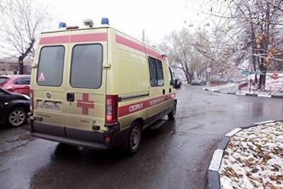 В Кургане — две смертельных аварии: грузовик сбил пешехода, а водитель ВАЗа влетел в опору - znak.com - Курганская обл.