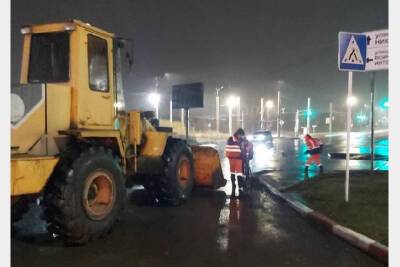 В мэрии Смоленска заявили, что коммунальщики встретили первый снег во всеоружии - rabochy-put.ru - Смоленск