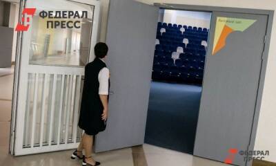 В крупнейшей школе Екатеринбурга отстранили непривитых учителей - fedpress.ru - Екатеринбург - Свердловская обл.