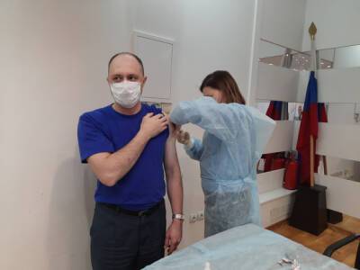 Михаил Мишустин - Мишустин поручил Минцифры обеспечить беспроблемное получение в МФЦ бумажного сертификата о вакцинации - rosbalt.ru - Россия