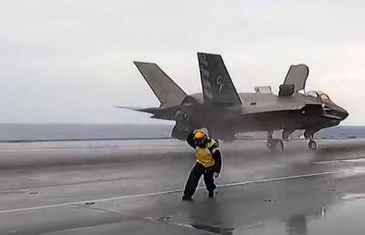 Из-за неуставных «соревнований» между регулировщиками ВМС США пересмотрят работу офицеров палубной авиации - topwar.ru - США