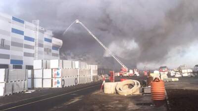 В Санкт-Петербурге площадь пожара на складе выросла до 2 тыс. кв. м - iz.ru - Россия - Санкт-Петербург - Израиль - район Пушкинский, Санкт-Петербург