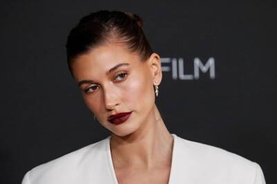 Джастин Бибер - Хейли Бибер - В Victoria's Secret нарушили правила о внешности «ангелов» и вызвали скандал - lenta.ru - Канада