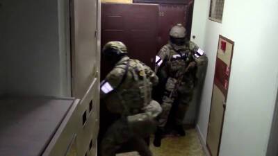 Евгений Захаров - В Петербурге задержали мошенника, задавившего подполковника СОБРа - vesti.ru - Санкт-Петербург