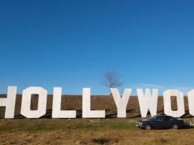 Под Луцком восстановили знак Hollywood - gordonua.com - Украина - Волынская обл.