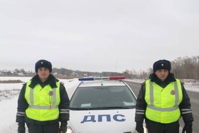 В Омске полицейские помогли ребенку, который пролил на себя кипяток - omsk.mk.ru - Россия - Омск - Омская обл.
