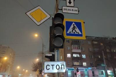 В Новосибирске названы самые аварийные и неправильные светофоры - novos.mk.ru - Новосибирск