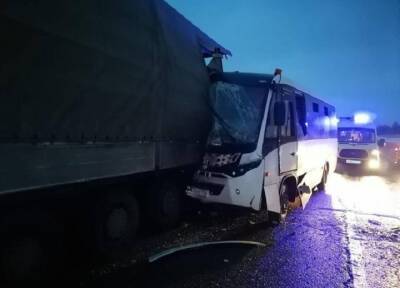 Один человек погиб и 21 ранен в ДТП с вахтовым автобусом и фурой в Татарстане - province.ru - Россия - респ. Татарстан
