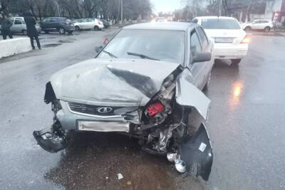 В Котовске столкнулись три автомобиля: пострадал один из водителей - tambov.mk.ru - Котовск