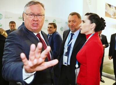 Владимир Путин - Андрей Костин - Глава ВТБ отчитался о рекордной прибыли в 300 млрд рублей - newsland.com - Россия