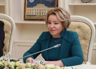Владимир Путин - Сергей Лавров - Валентина Матвиенко - Валентина Матвиенко рассказала анекдот о том, куда бегут россияне в «трудную годину» - bloknot.ru - Россия - Украина