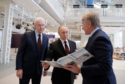 Владимир Путин - Сергей Собянин - Леонид Михельсон - Путин и Собянин открыли Дом культуры "ГЭС-2" на Болотной набережной - tvc.ru - Россия
