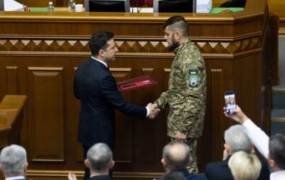 Владимир Зеленский - Зеленский присвоил звание Героя Украины добровольцу ПС - korrespondent.net - Украина - Донбасс - Донецкая обл.
