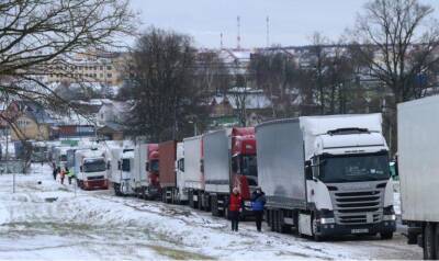 Профсоюзы и волонтеры Красного Креста Вороновского района пришли на помощь перевозчикам в очереди у пункта пропуска «Бенякони» - grodnonews.by - Белоруссия - район Вороновский