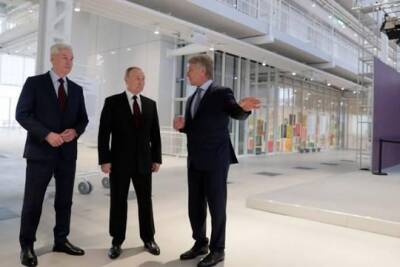 Владимир Путин - Сергей Собянин - Путин и Собянин открыли Дом культуры «ГЭС-2» в центре столицы - versia.ru - Москва - Россия
