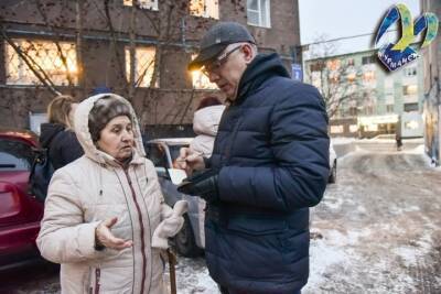 Мурманские депутаты продолжают работу с гражданами - murmansk.mk.ru - Мурманск
