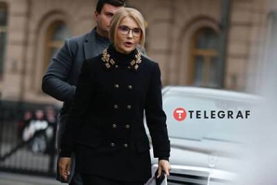 Юлия Тимошенко - В наряде Тимошенко в Верховной Раде усмотрели намек на статус королевской особы - lenta.ru - Украина