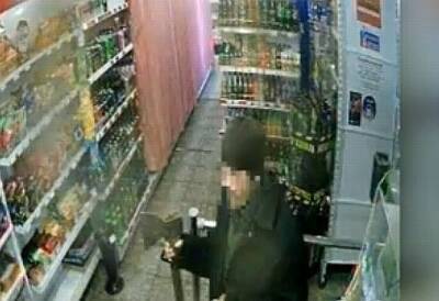 Рецидивист с топором похитил алкоголь из двух володарских магазинов - vgoroden.ru - Россия - Нижегородская обл.
