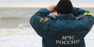 На Сахалине спасатели ищут двух пропавших в море рыбаков - runews24.ru - Россия - Хабаровск - Сахалинская обл. - Южно-Сахалинск - район Макаровский