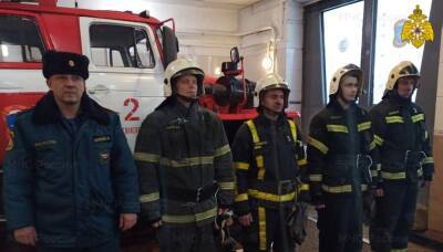 В Твери пожарные вынесли мужчину из горящего дома - afanasy.biz - Россия - Тверь - Тверская обл.