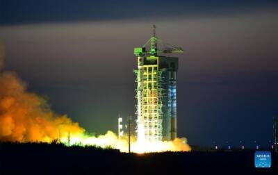 Китай вывел на орбиту группу спутников - korrespondent.net - Китай - Украина - район Внутренняя Монголия - Ракеты