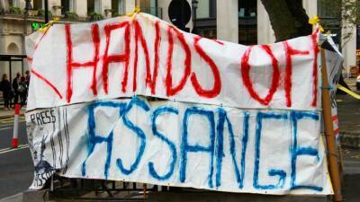 Джулиан Ассанжа - Amnesty International назвала решение суда по экстрадиции Ассанжа «пародией на правосудие» - russian.rt.com - Россия - США - Англия