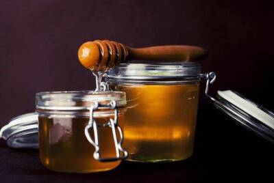 Чем поможет мёд на даче: необычный вариант использования сладкого продукта на грядке - skuke.net