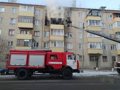 В Курганской области при пожаре в многоквартирном доме спасены 8 человек - kikonline.ru - Россия - Курганская обл. - Шадринск