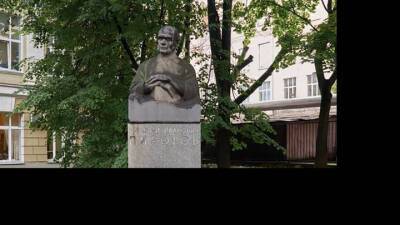 Памятник Николаю Пирогову отреставрируют в Москве - vm.ru - Москва - Москва