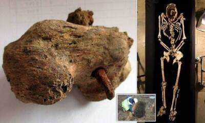 Англия - Британские археологи нашли отлично сохранившийся образец распятия - skuke.net - Англия - Интересно