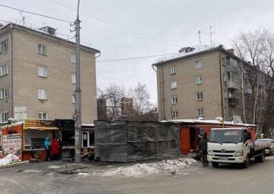 В Новосибирске сгорел ларек с чебуреками на «Студенческой» - sib.fm - Новосибирск