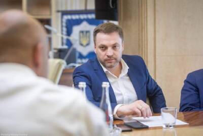 Денис Монастырский - Александр Гогилашвили - Глава МВД Украины потребовал уволить скандального заместителя - mk.ru - Украина