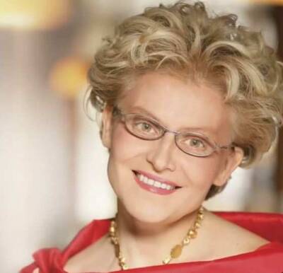 Елена Малышева - Елена Малышева оконфузилась из-за платья «не по размеру» для новогоднего выпуска «Жить здорово!» - actualnews.org