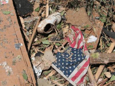 Мощный торнадо обрушился на юго-восток и центр США: десятки жертв (фото, видео) - rosbalt.ru - США - штат Кентукки