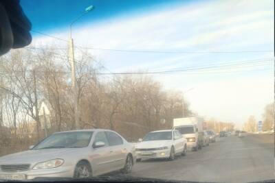 В Омске работа нового светофора привела к заторам на Окружной дороге - omsk.mk.ru - Омск