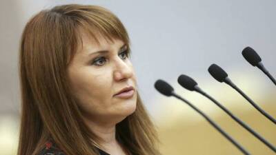 Владимир Путин - Светлана Бессараб - Депутат Госдумы Бессараб объявила изменения в 2022 году налоговой и экологической сфер - inforeactor.ru - Экология