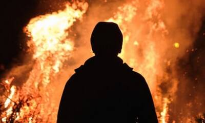 В Карелии возбудили уголовное дело после пожара, в котором погибли три человека - gubdaily.ru - Россия - Медвежьегорск - республика Карелия