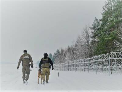 На границе Польши с Беларусью польскому солдату бросили камень в лицо - gordonua.com - Украина - Белоруссия - Польша