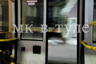 Дверь открыта на ходу: тулячка возмутилась оснащением городского общественного транспорта - tula.mk.ru - Тула
