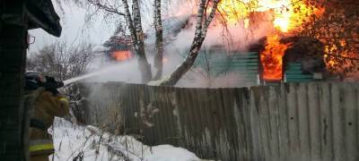 Пожар в Карелии оставил погорельцев без дома и имущества, они просят о помощи (ФОТО) - stolicaonego.ru - республика Карелия