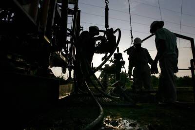 Цены на нефть продолжают повышаться - smartmoney.one - США - Reuters
