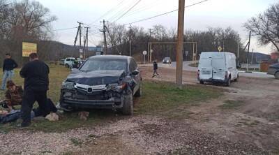 Ford - В Крыму пьяный водитель сбил на обочине двух подростков, 14-летняя девочка скончалась - runews24.ru - Крым - район Симферопольский - Скончался