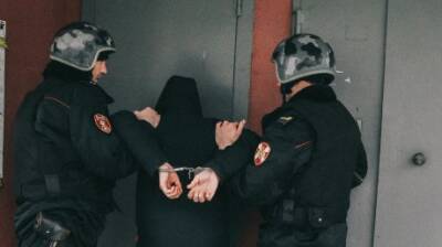 На улице Пацаева нетрезвый мужчина повредил припаркованную машину - penzainform.ru - Пенза
