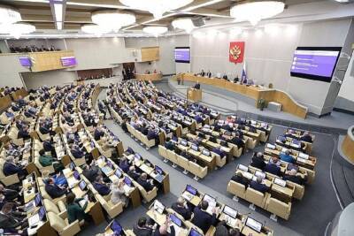 Василий Пискарев - Депутат допустил отказ от введения норм о QR-кодах в России - mk.ru - Россия