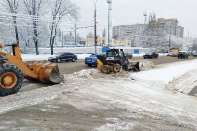 Итоги уборки улиц за выходные: 450 тонн противогололедных материалов и 1000 кубометров снега - lipetskmedia.ru - Липецк