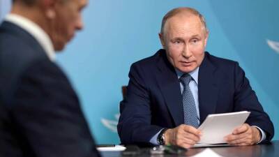 Владимир Путин - Дмитрий Песков - Татьяна Голикова - Путин обсудит ситуацию с омикрон-штаммом в ходе совещания 14 декабря - vm.ru - Россия