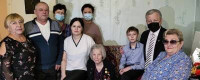 Владимир Путин - Игорь Кобзев - Сергей Собянин - Татьяна Литвинова - Мэр Братска Серебренников приехал поздравить ветерану ВОВ Нину Дербилову со 100-летним юбилеем - runews24.ru - Москва - Россия - Иркутская обл. - Братск